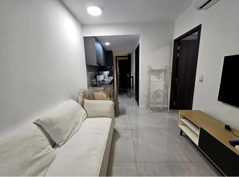 RIVERFRONT RESIDENCES 6