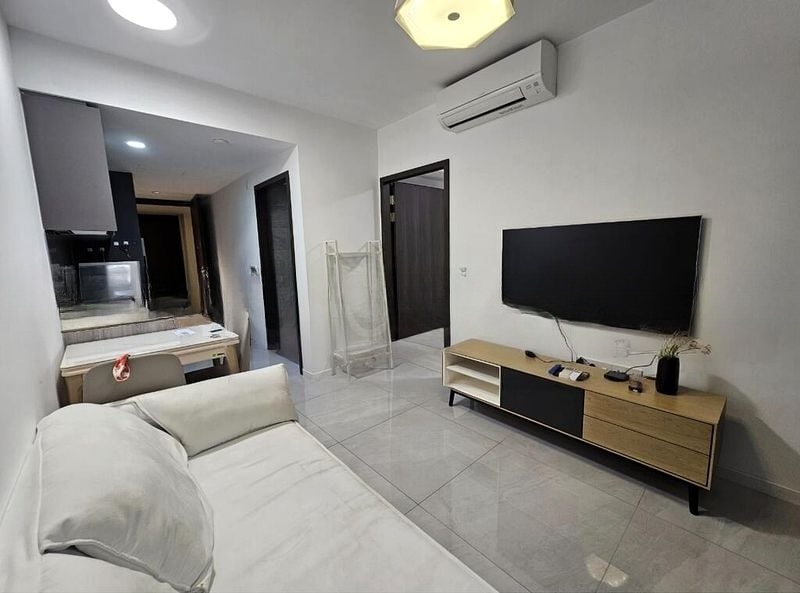 RIVERFRONT RESIDENCES 3