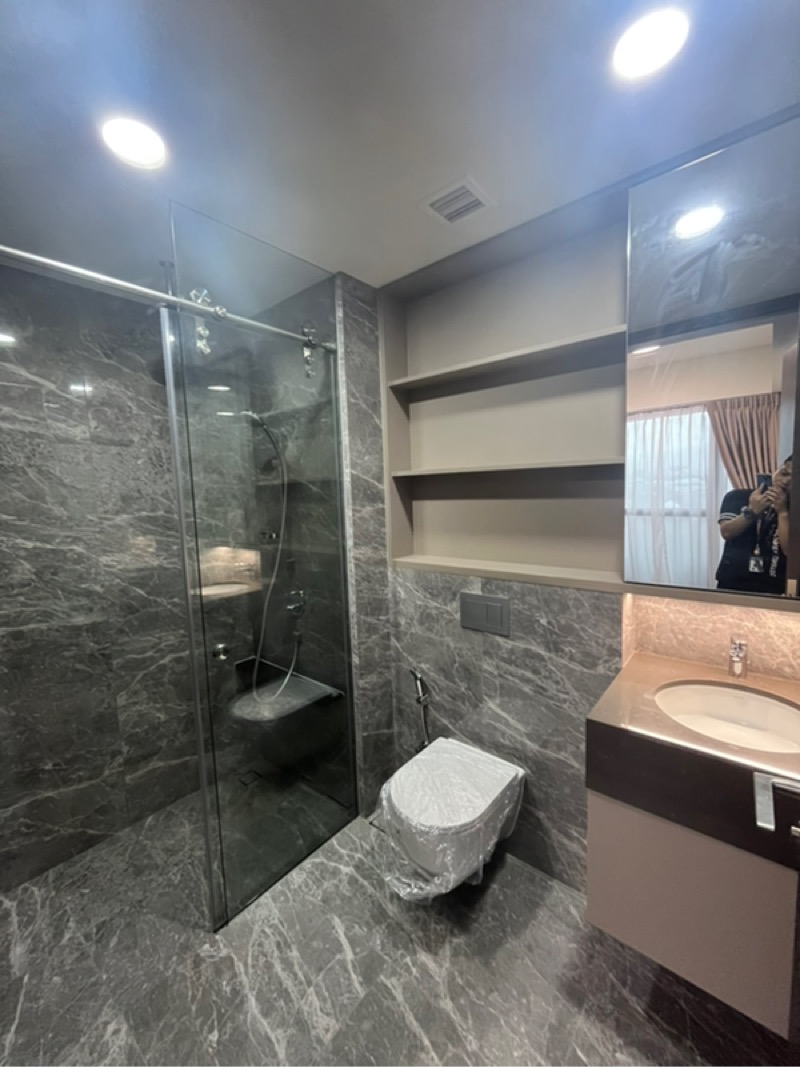 THE LINQ @ BEAUTY WORLD 5