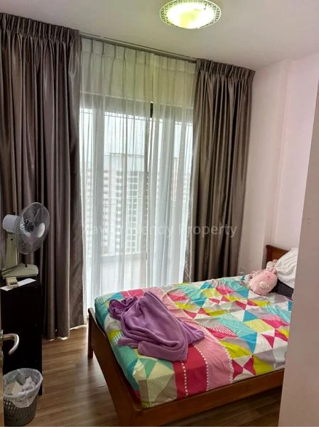 THE LAKEFRONT RESIDENCES 6