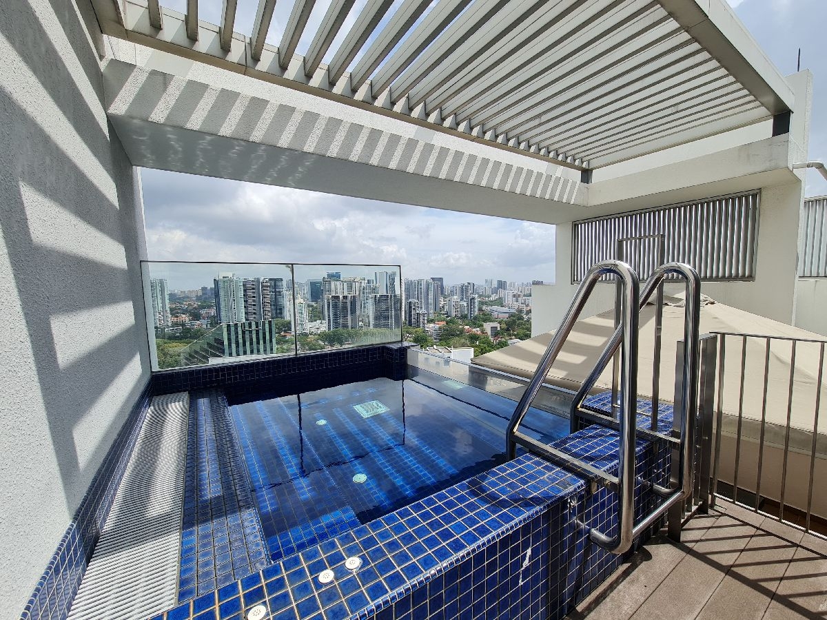 CAIRNHILL RESIDENCES 14