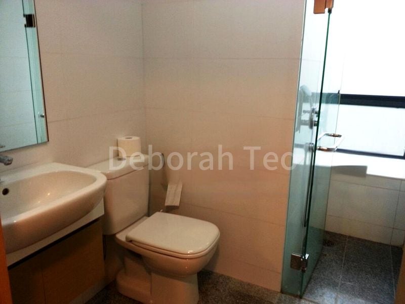 ILLUMINAIRE ON DEVONSHIRE 4