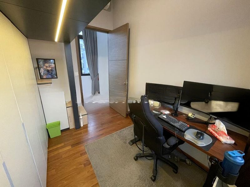 PARKWOOD RESIDENCES 7