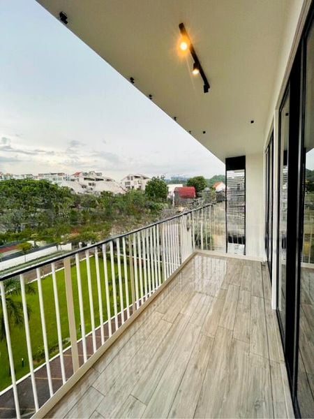 THE VERANDAH RESIDENCES 4