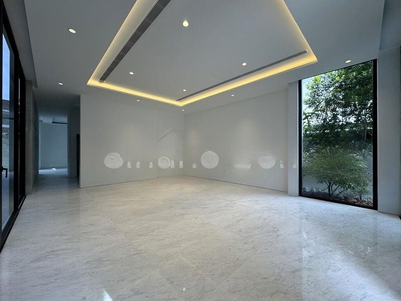 HOLLAND GARDENS 1