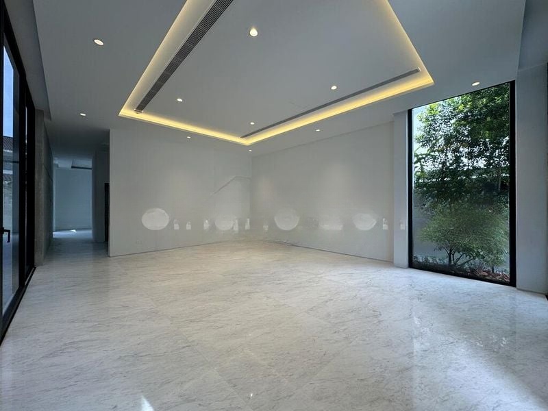 HOLLAND GARDENS 15