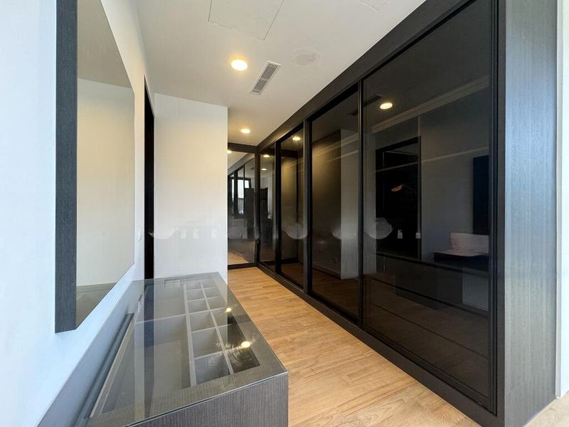 HOLLAND GARDENS 7