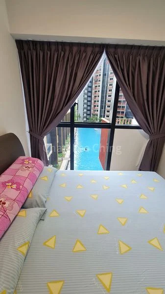 RIVERFRONT RESIDENCES 5