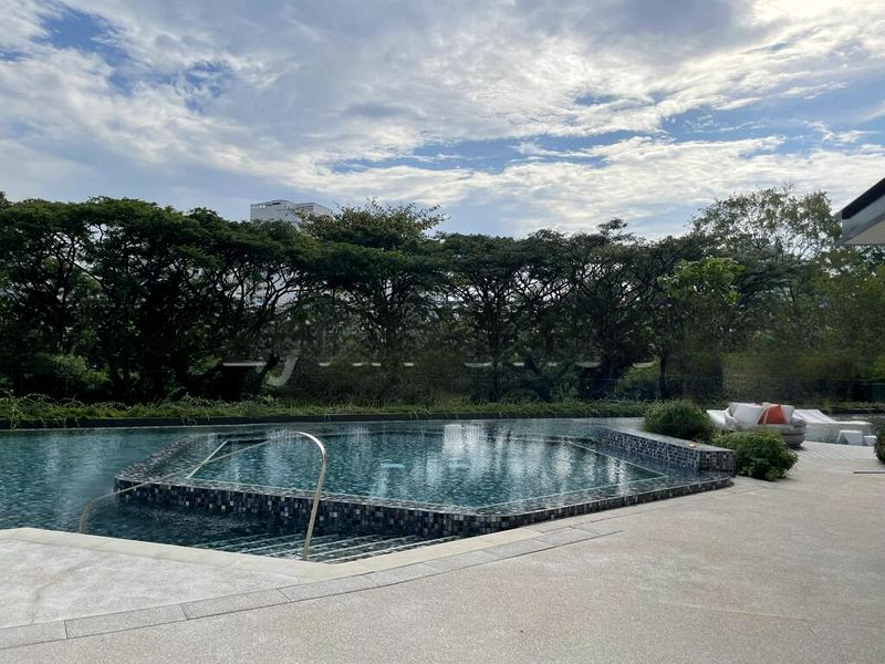 AVENUE SOUTH RESIDENCE 7