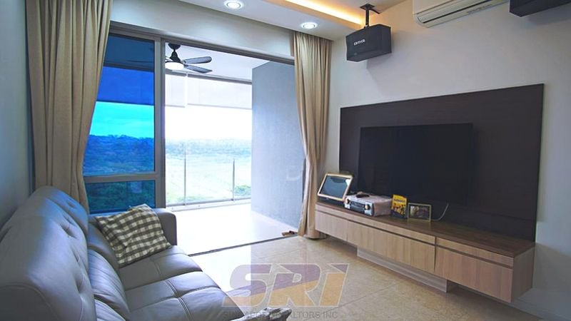 THE SANTORINI 8