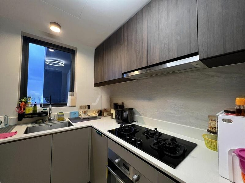 RIVERFRONT RESIDENCES 3