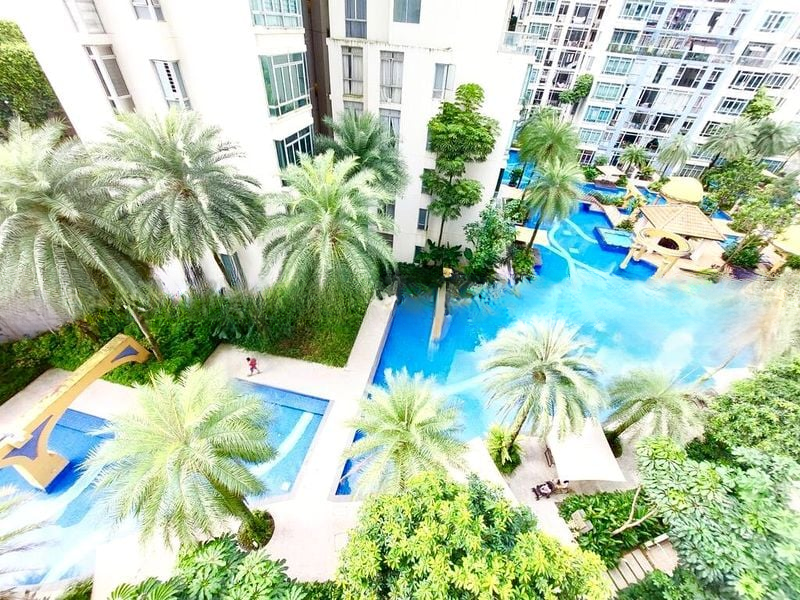 THE LAKESHORE 9