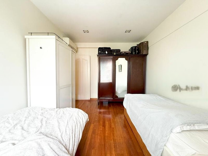 NEPTUNE COURT 8
