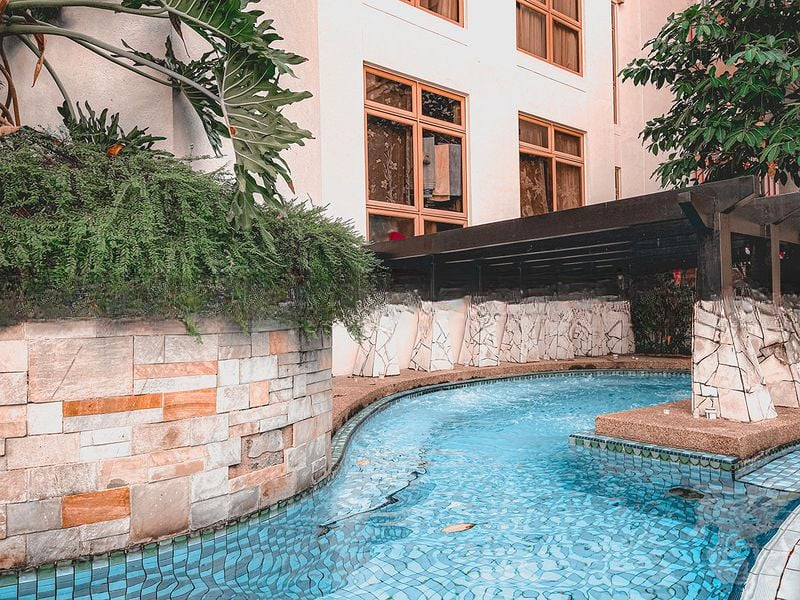 HIGH OAK CONDOMINIUM 6