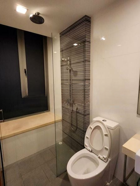 OXFORD SUITES 10