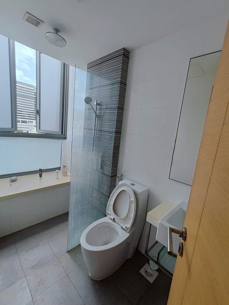 OXFORD SUITES 8