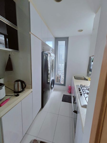 OXFORD SUITES 12