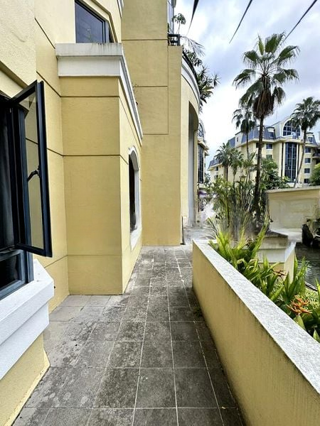 WESTCOVE CONDOMINIUM 4