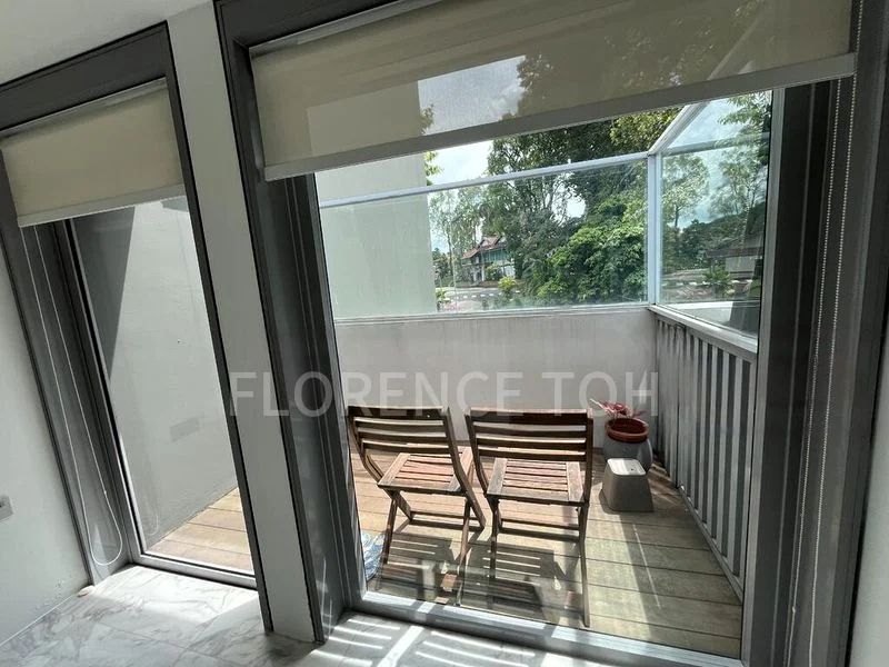 THE HOLLAND COLLECTION 14