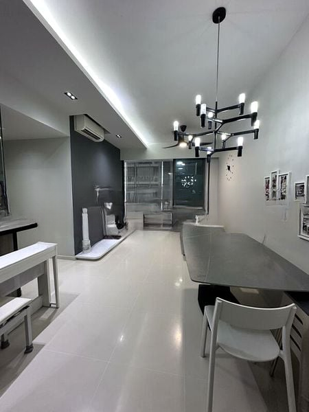 THE LUXURIE 6
