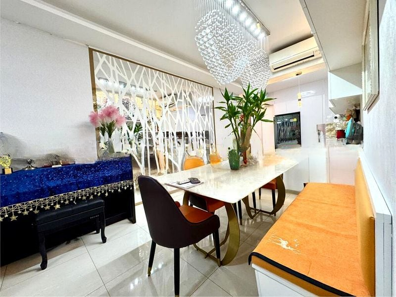 TREASURE AT TAMPINES 7