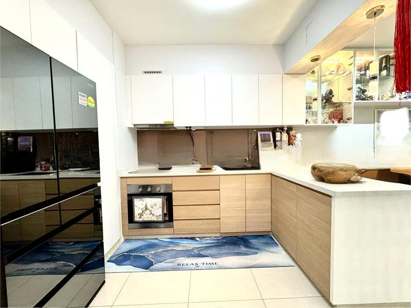 TREASURE AT TAMPINES 11