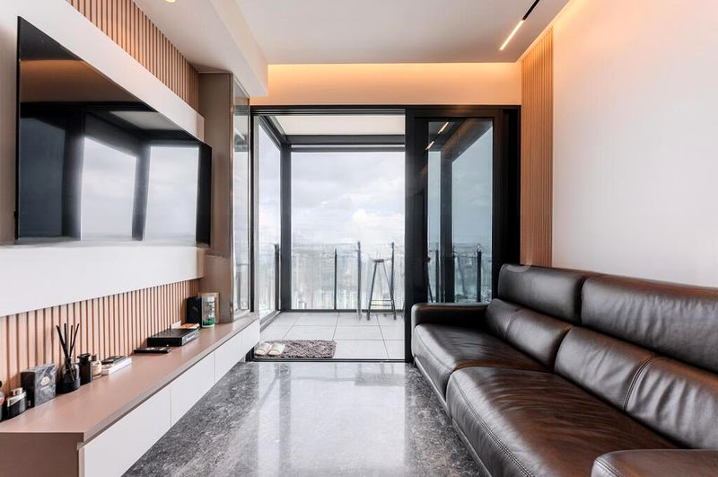 AVENUE SOUTH RESIDENCE 12