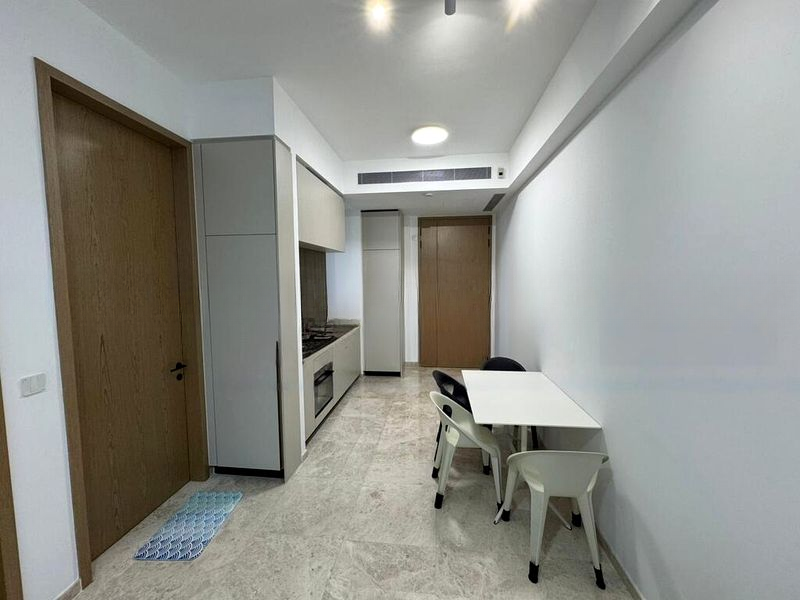 THE AVENIR 8
