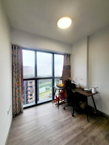 RIVERFRONT RESIDENCES 8