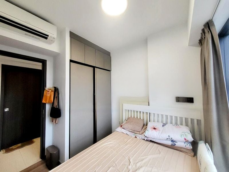 RIVERFRONT RESIDENCES 5