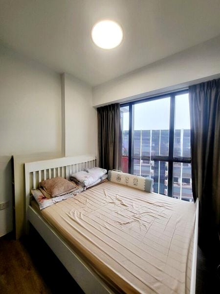 RIVERFRONT RESIDENCES 6