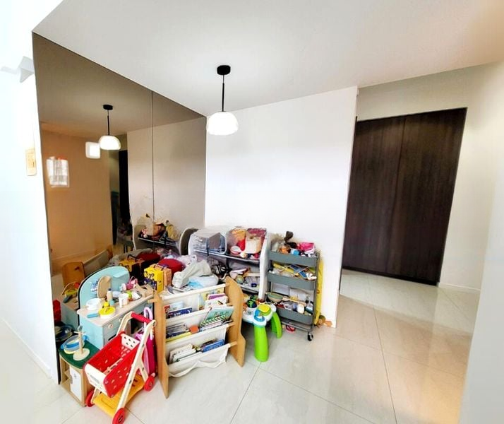 RIVERFRONT RESIDENCES 15