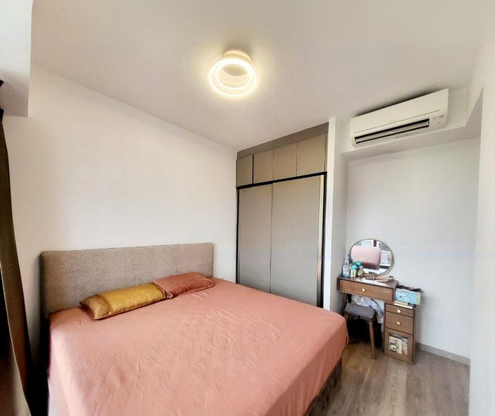 RIVERFRONT RESIDENCES 11