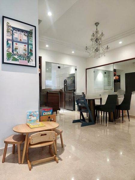SUNNY PALMS 7