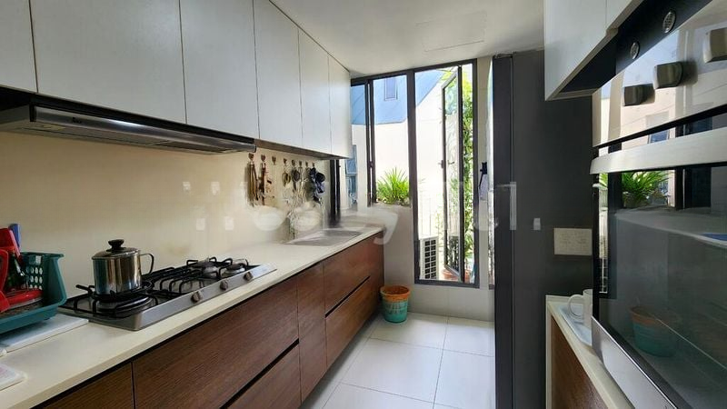 THE MILTONIA RESIDENCES 12