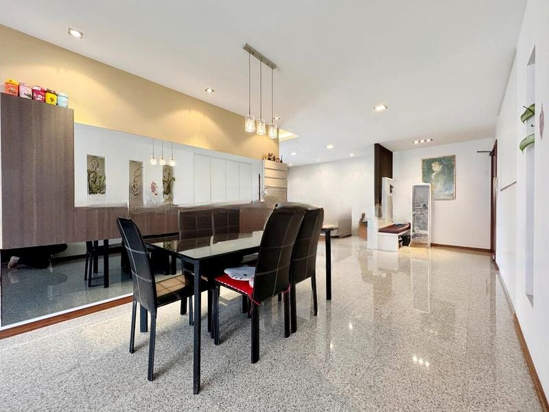 AQUARIUS BY THE PARK 10