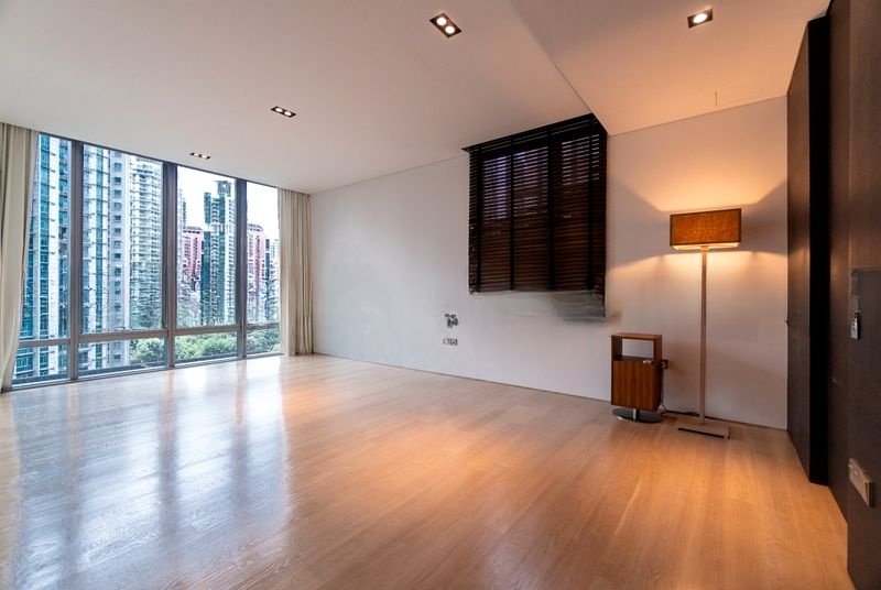 THE MARQ ON PATERSON HILL 9