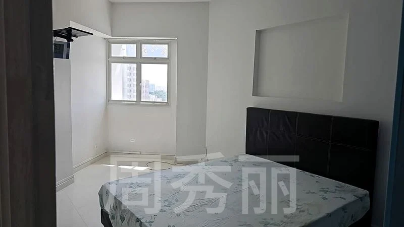 BT BATOK WEST AVE 5 4