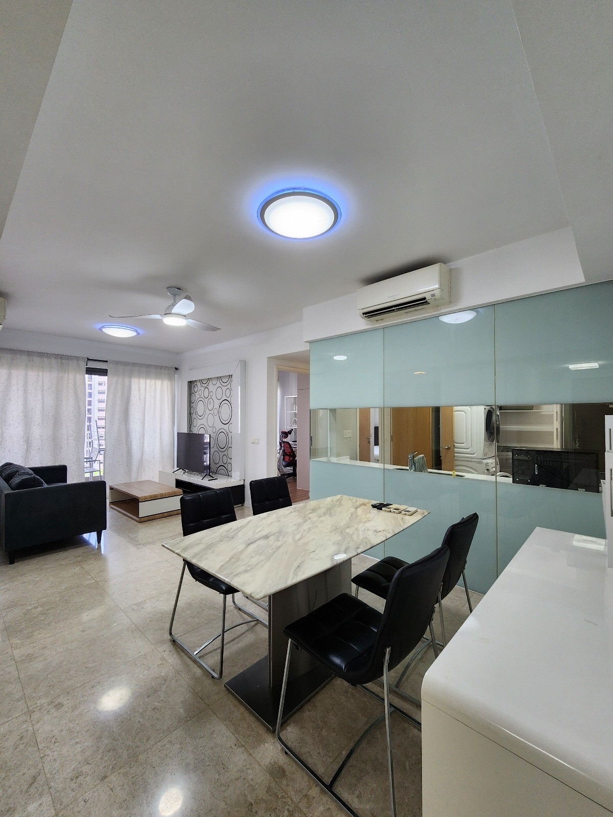 THE LAKEFRONT RESIDENCES 14