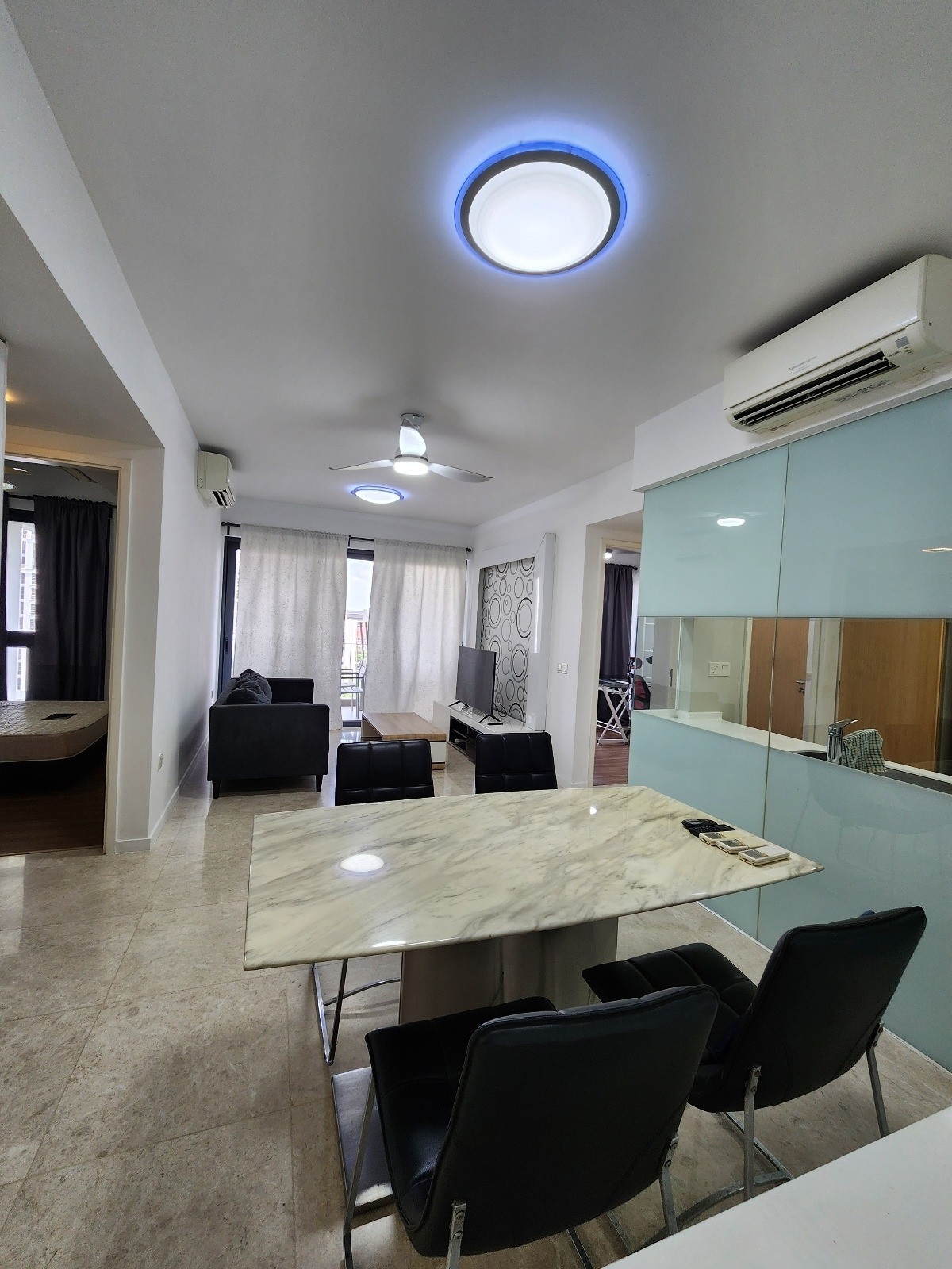 THE LAKEFRONT RESIDENCES 7