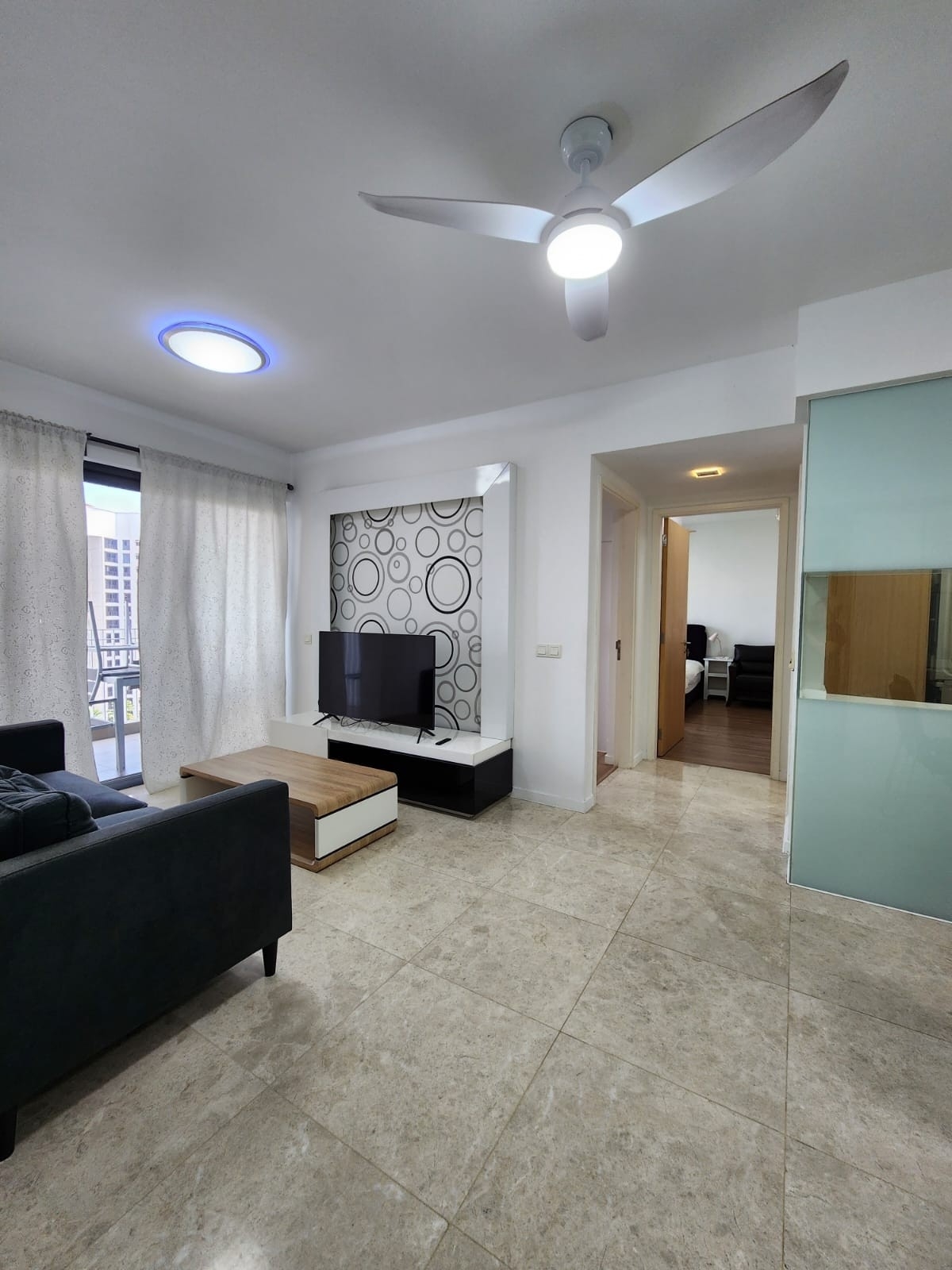 THE LAKEFRONT RESIDENCES 9