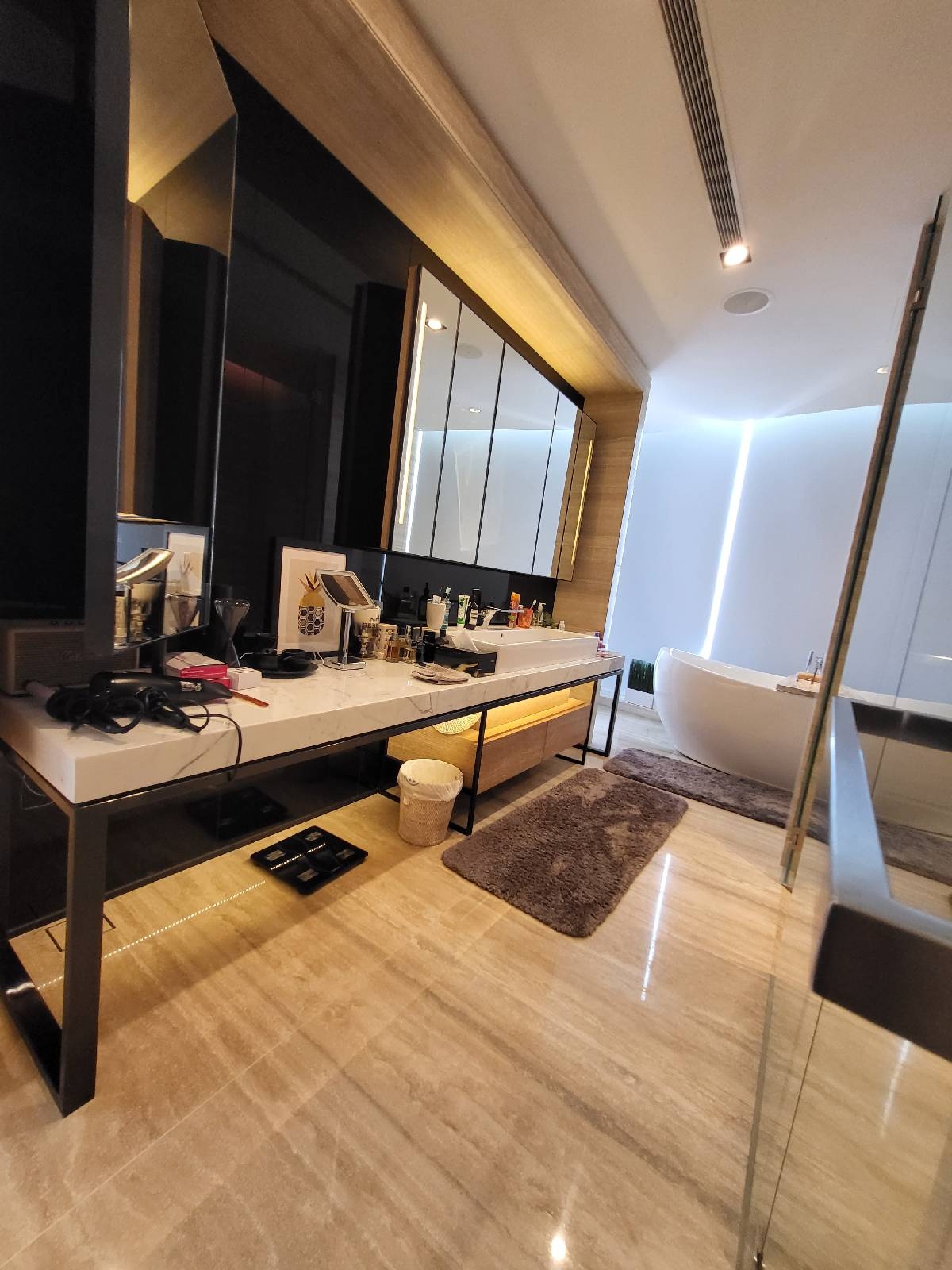 EDEN RESIDENCES CAPITOL 11