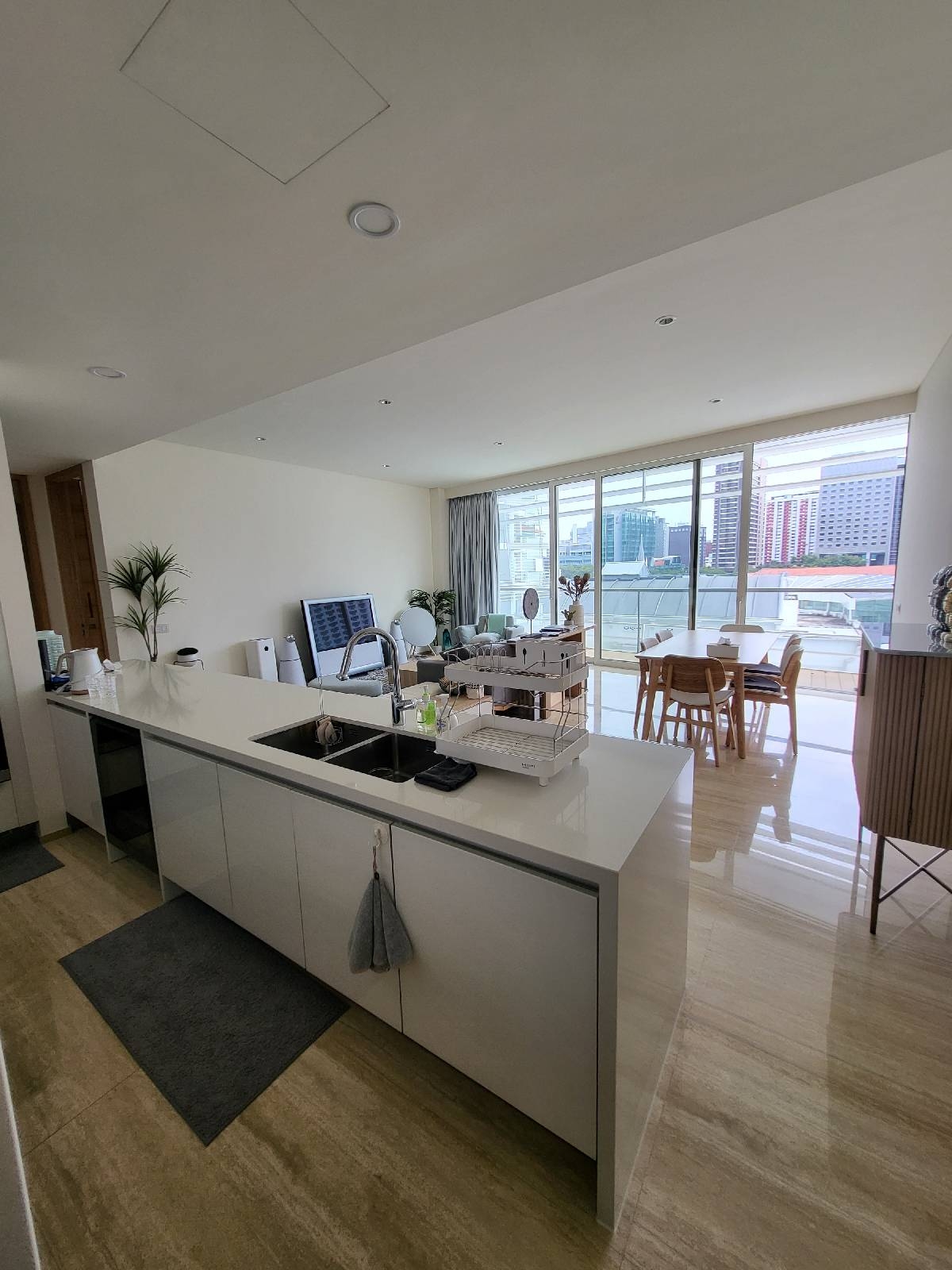 EDEN RESIDENCES CAPITOL 14