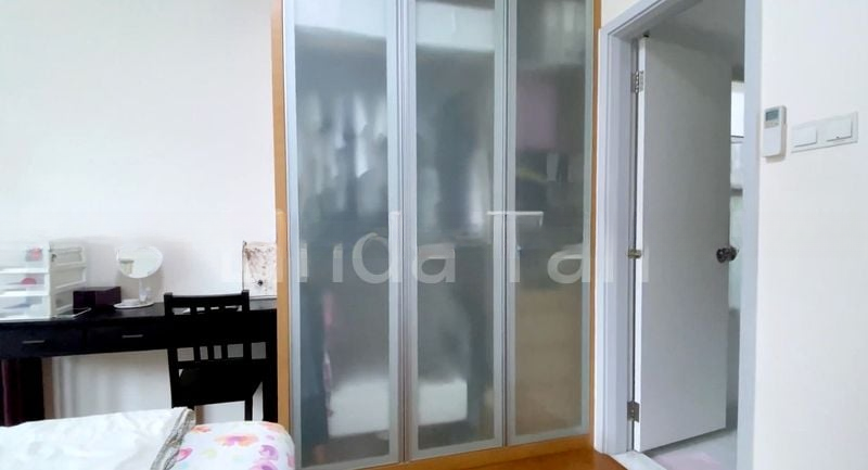 BLOSSOMS @ WOODLEIGH 6