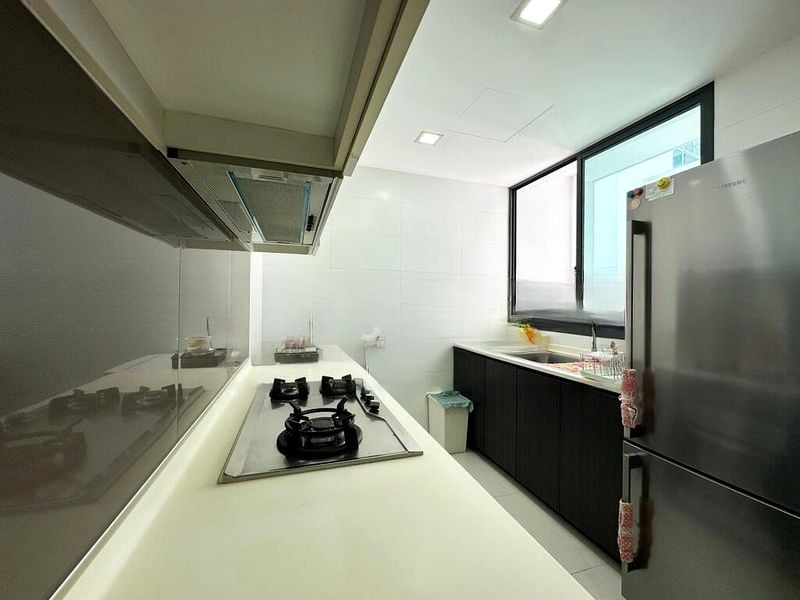 ESPARINA RESIDENCES 9