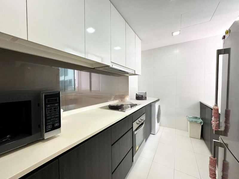 ESPARINA RESIDENCES 8