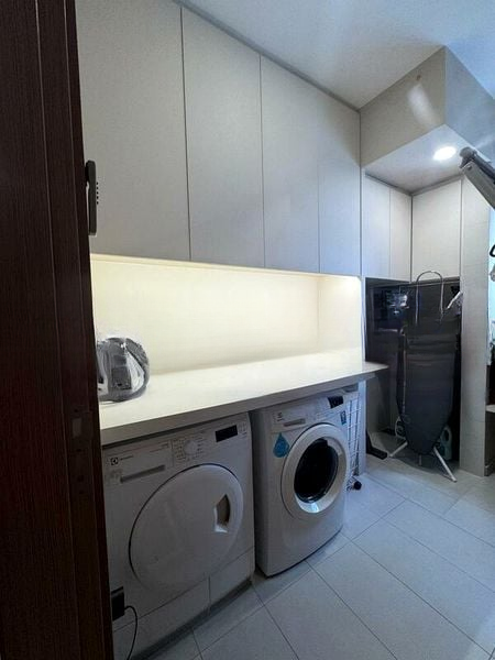 Q BAY RESIDENCES 7