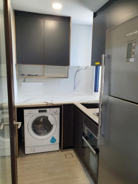 WILSHIRE RESIDENCES 5