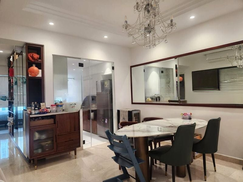 SUNNY PALMS 3