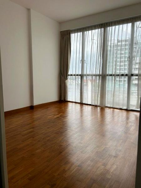 THE SHORE RESIDENCES 1
